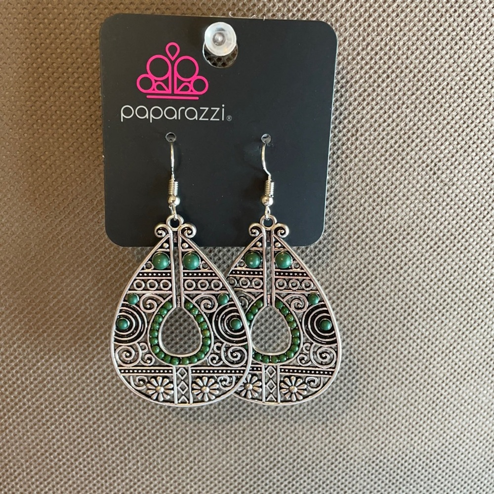 Paparazzi green & silver earrings
